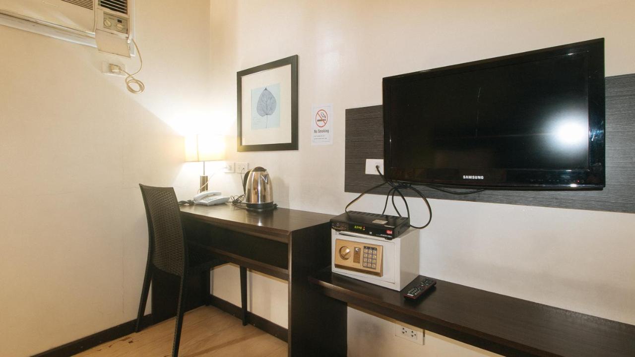 Lorenzzo Suites Hotel Makati City Exterior foto