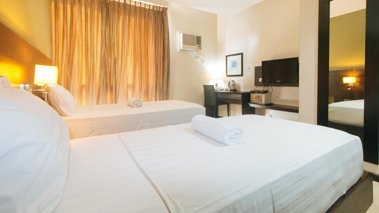 Lorenzzo Suites Hotel Makati City Exterior foto