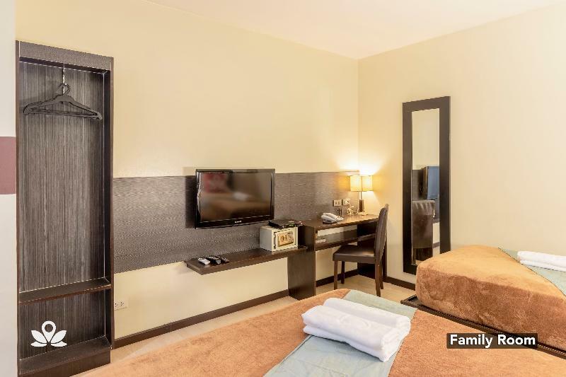 Lorenzzo Suites Hotel Makati City Exterior foto